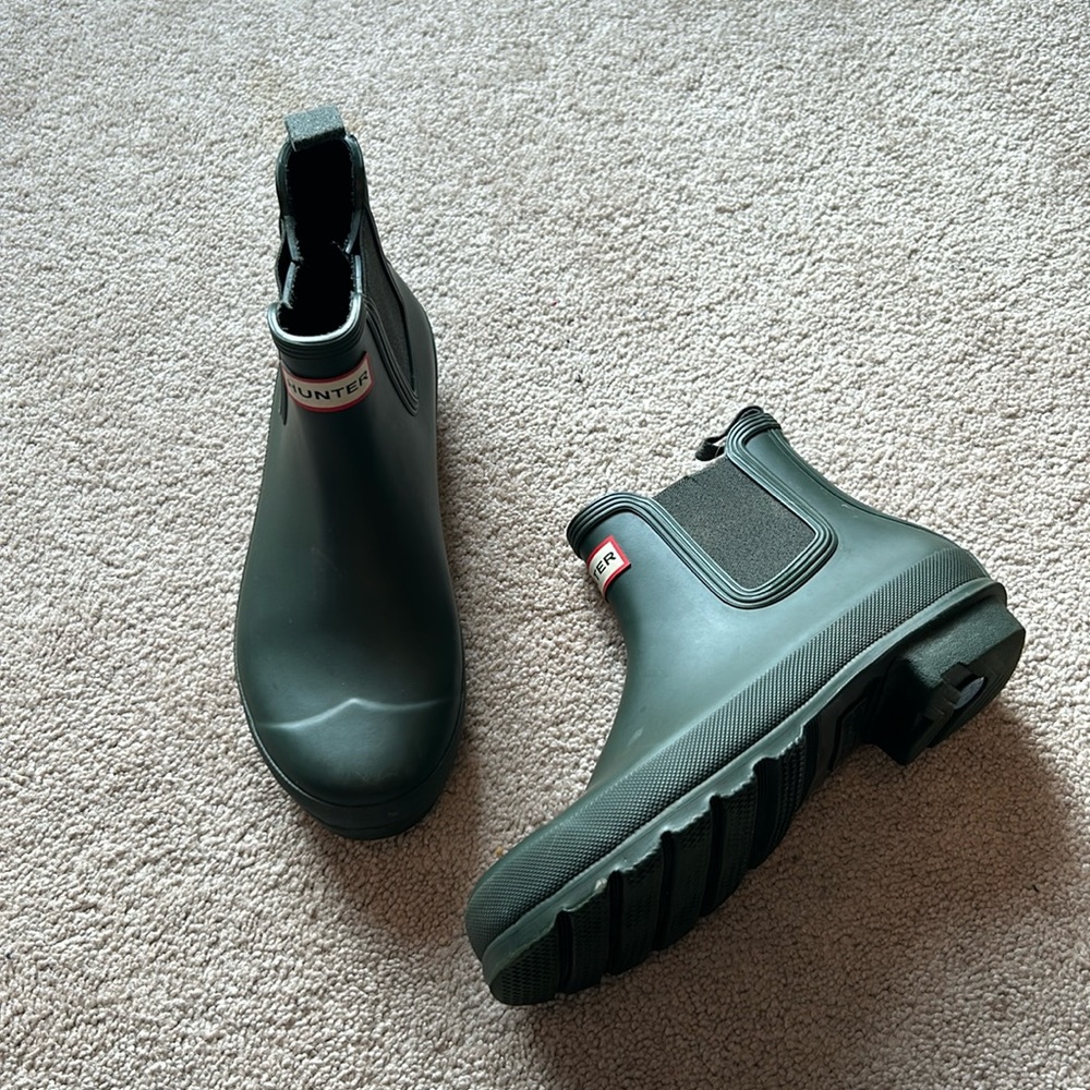 Women’s Chelsea Hunter boots
